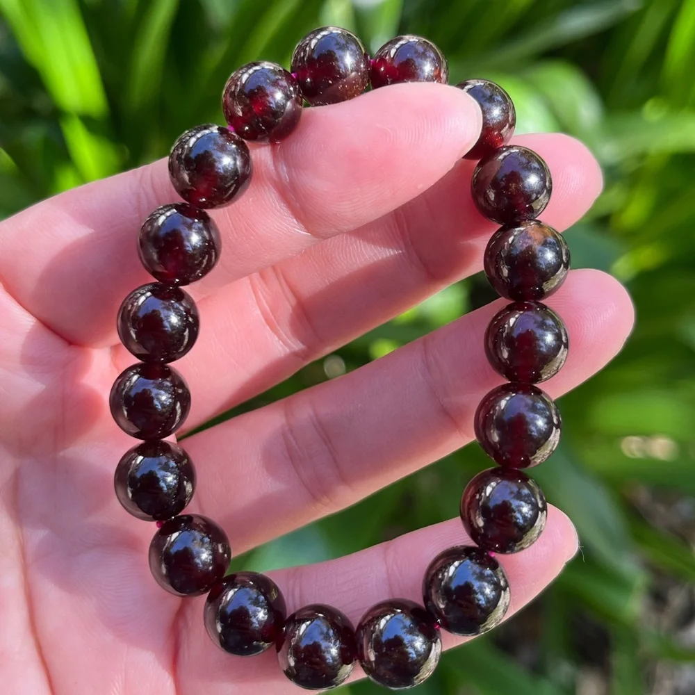 10mm‎ stretchable natural garnet bracelet